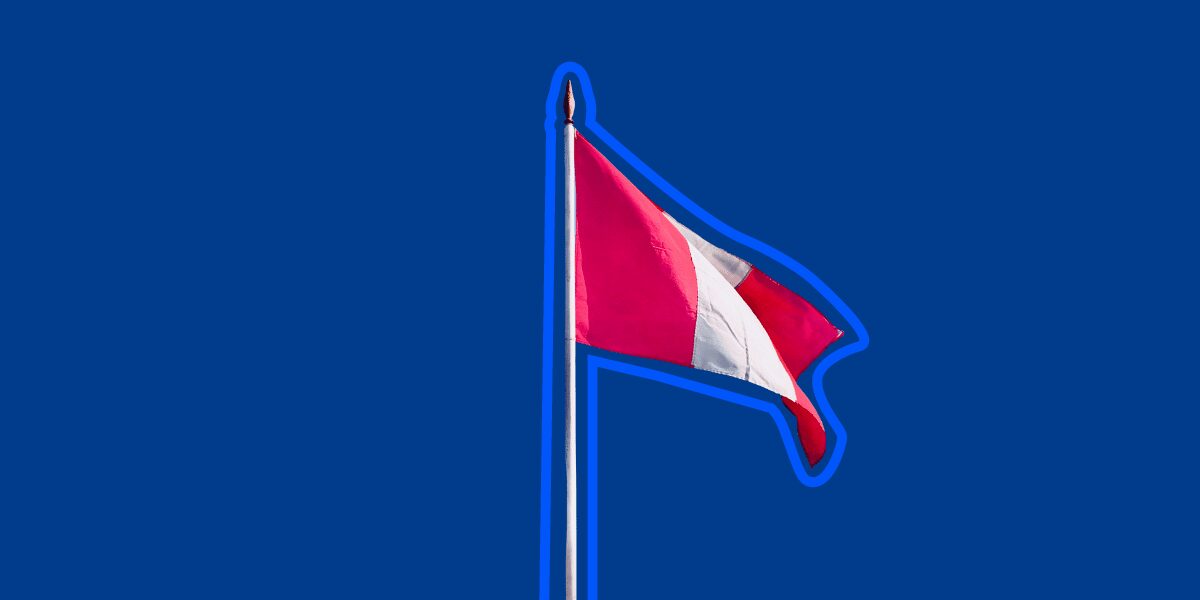 Peruvian flag waving with a blue stroke, reflecting the dynamics of Peru's financial systems and their impact on the economy.